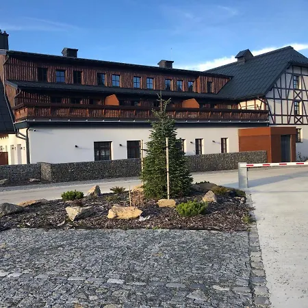 Strunzova Pila - S Wellness 2,06 A 3,03 *