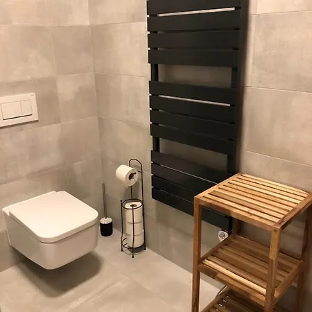 Strunzova Pila - S Wellness 2,06 A 3,03 * クヴィルダ