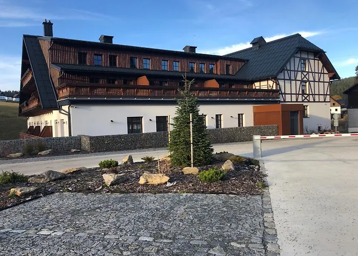 Strunzova Pila - S Wellness 2,06 A 3,03 *